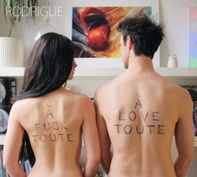 À FUCK TOUTE - À LOVE TOUTE