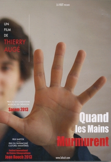 QUAND LES MAINS MURMURENT