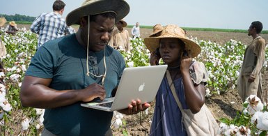 12 Years a Slave - photo de tournage avec Steve McQueen et Lupita Nyongo