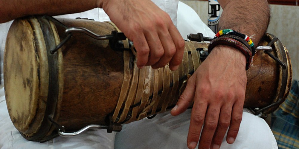 Okónkolo o tambor chico, uno de los tres tambores Batá