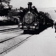 Arrivée d'un train en gare de La Ciotat.jpg