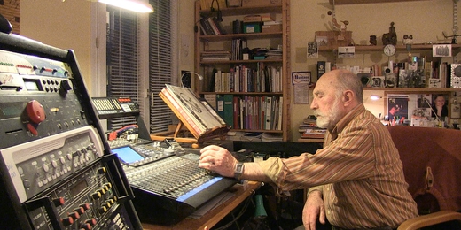 Bernard Parmegiani en studio