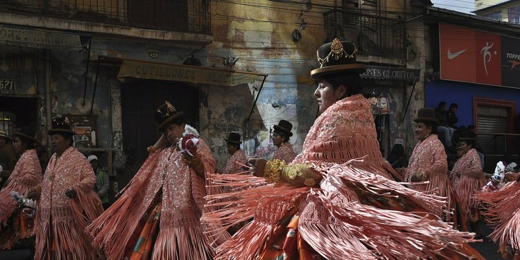 Bolivie: danseurs lors d'un festival à La PAZ
