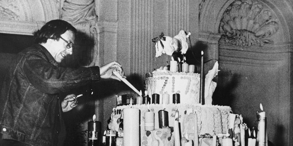 Robert Filliou fête l'anniversaire de l'art (1973)