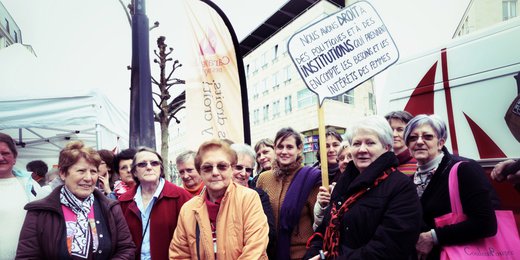 Une politique migratoire et les femmes | Au Carrefour des droits des femmes
