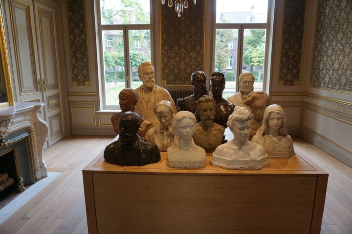 exposition Who Are You ? - série de bustes, collection de la commune de Schaerbeek